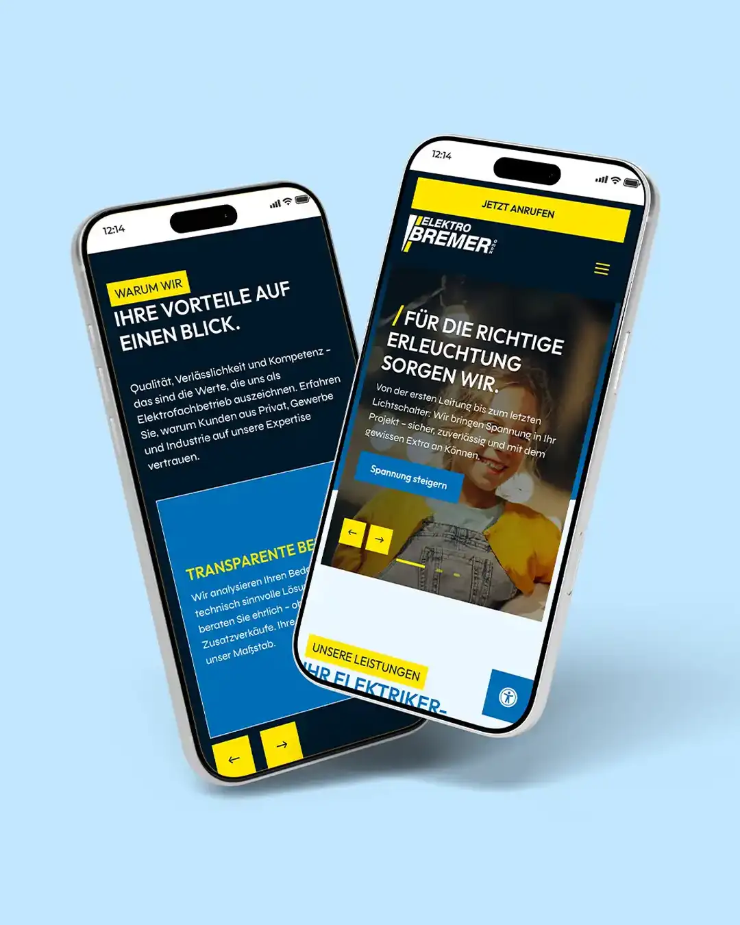 Zwei Smartphones zeigen die mobile Version der Website von Elektro Bremer mit Startseite und Vorteilsübersicht